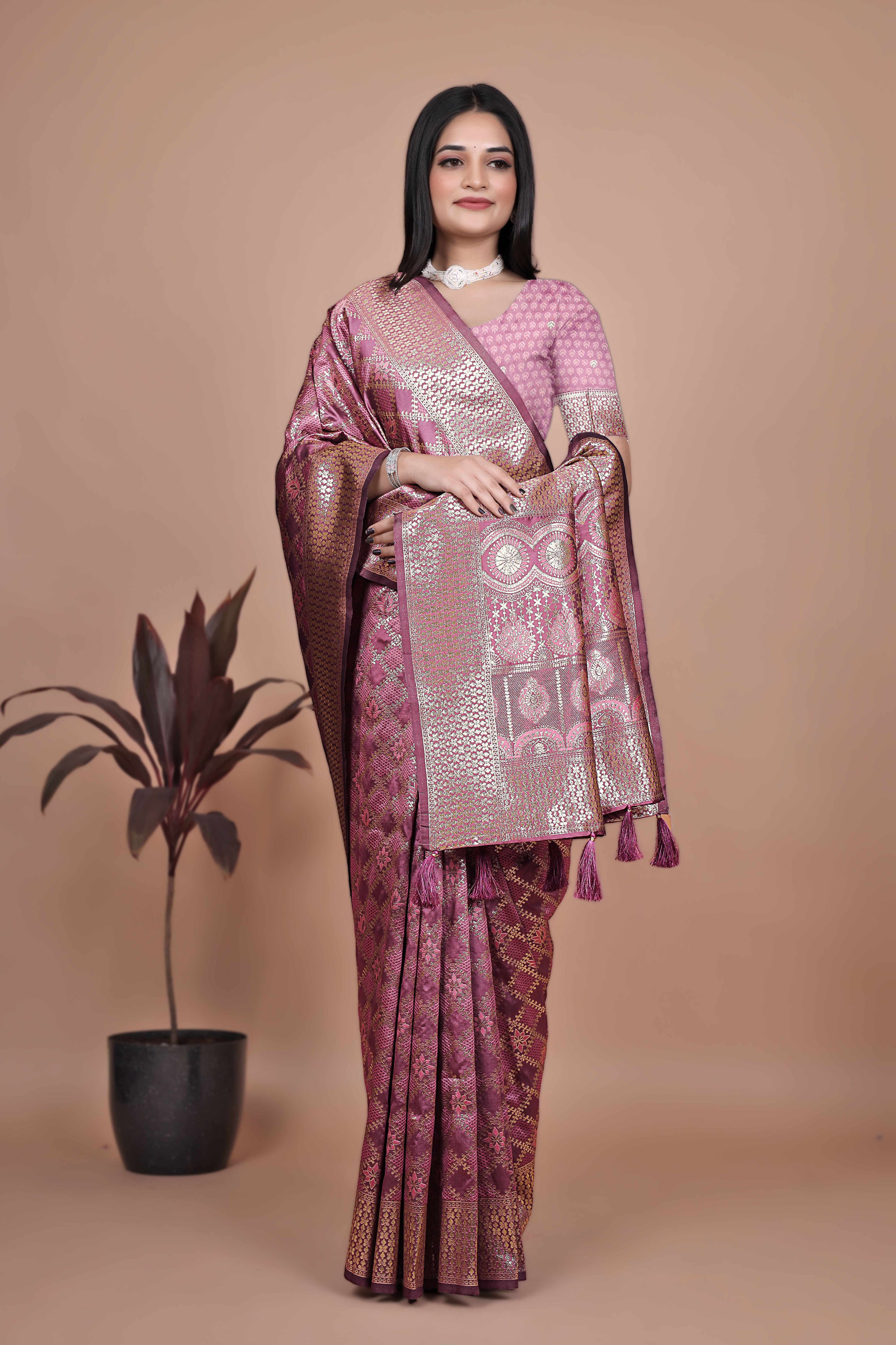 Banarasi Silk Saree with Golden Zari Elegance with 4 color ✨💚